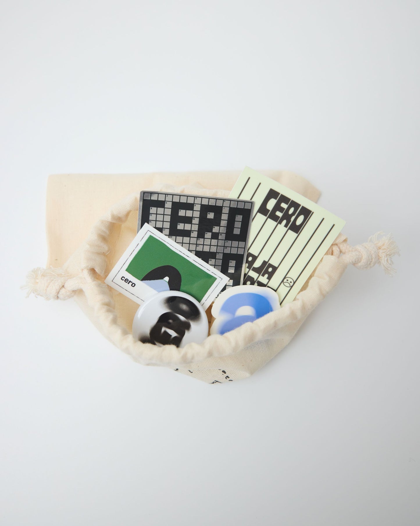 <cero × PAJA STUDIO> Sticker & Badge Pouch （Pouch + 4stickers + 1can badge）
